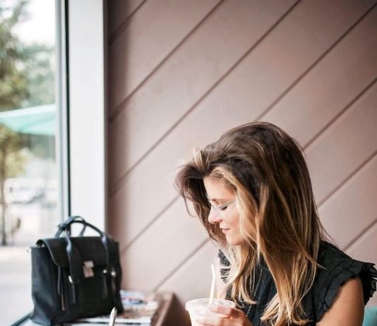 რა თვისებებია დამახასიათებელი ჭკვიანი ქალისთვის