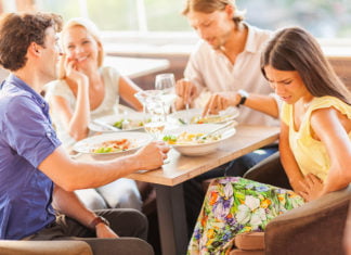 რა იწვევს მუცლის ტკივილს? 3 მავნე ჩვევა ჭამის დროს, რომელიც ორგანიზმს ზიანს აყენებს