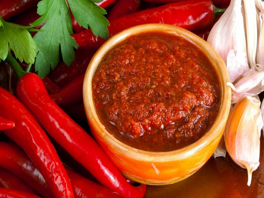 უგემრიელესი ცხარე აჯიკა სუნელებით