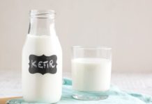 რა სასარგებლო თვისებები აქვს კეფირს? ნახეთ თუ რატომ უნდა დავლიოთ ერთი ჭიქა კეფირი ძილის წინ