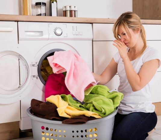 ეს მეთოდი დაგეხმარებათ პირსახოცებს მარტივად მოაშოროთ უსიამოვნო სუნი