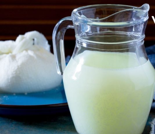 რძის შრატის 11 უპირატესობა ჩვენი ორგანიზმისთვის