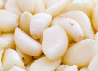 აი, რა მოხდება თუ უზმოზე ნიორს მიირთმევთ. მისი თვისებების შესახებ ყველამ უნდა იცოდეს