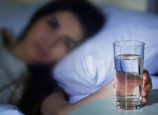 სენსაციური განცხადება: მხოლოდ ერთი ჭიქა წყლის ძილის წინ დალევა ინსულტისგან გიხსნით!