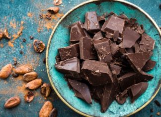 ტყუილად არ უწოდებენ შავ შოკოლადს ღმერთების საჭმელს! მეცნიერებმა დაადასტურეს მისი სარგებელი ჯანმრთელობისთვის.
