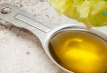 შეურიეთ 1 ლიმონის წვენი 1 სუფრის კოვზ ზეითუნის ზეთს და დაიმახსოვრეთ ეს რეცეპტი თქვენი სიცოცხლის ბოლომდე!