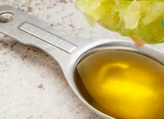 შეურიეთ 1 ლიმონის წვენი 1 სუფრის კოვზ ზეითუნის ზეთს და დაიმახსოვრეთ ეს რეცეპტი თქვენი სიცოცხლის ბოლომდე!